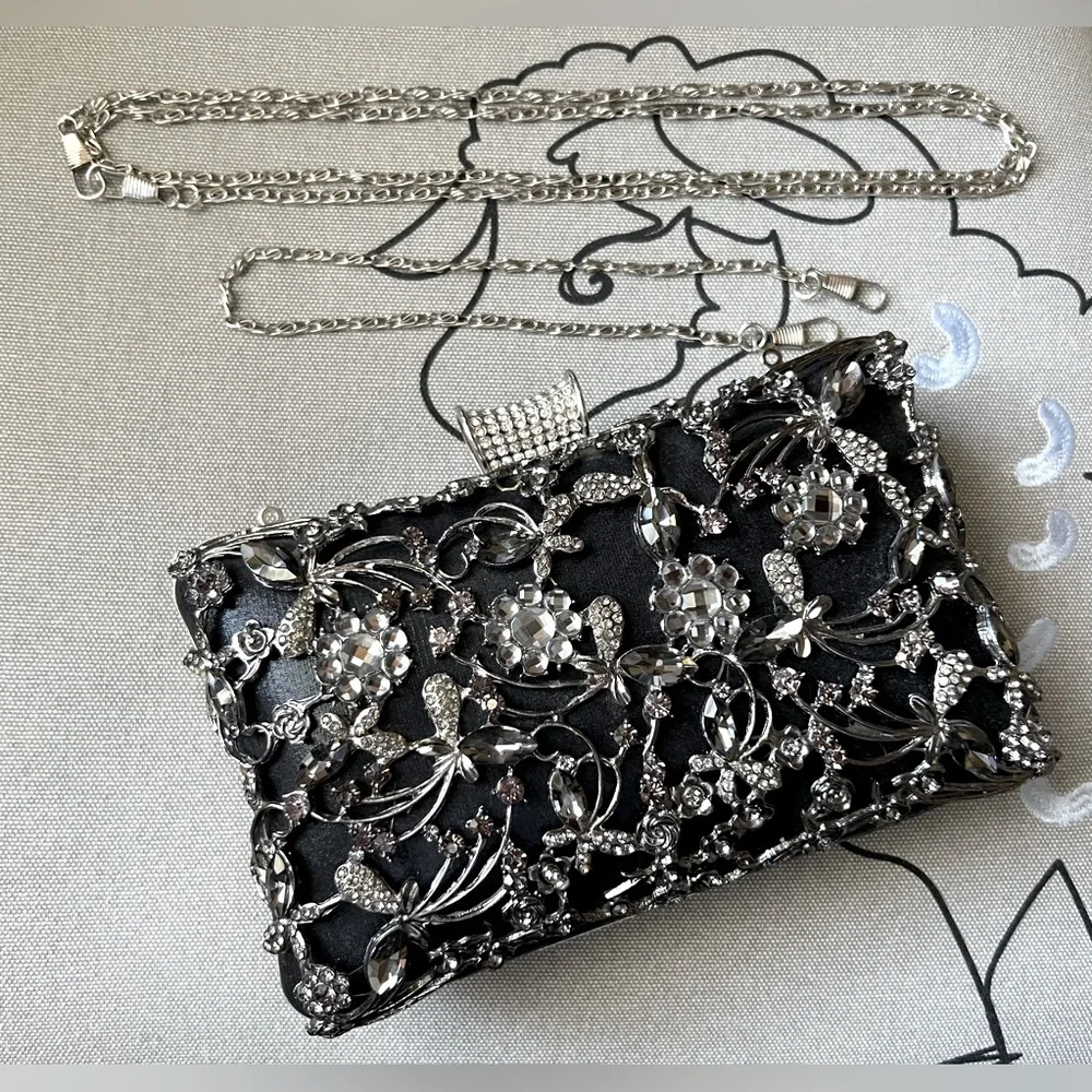 Vintage Look Crystal Clutch - Picture 1 of 6